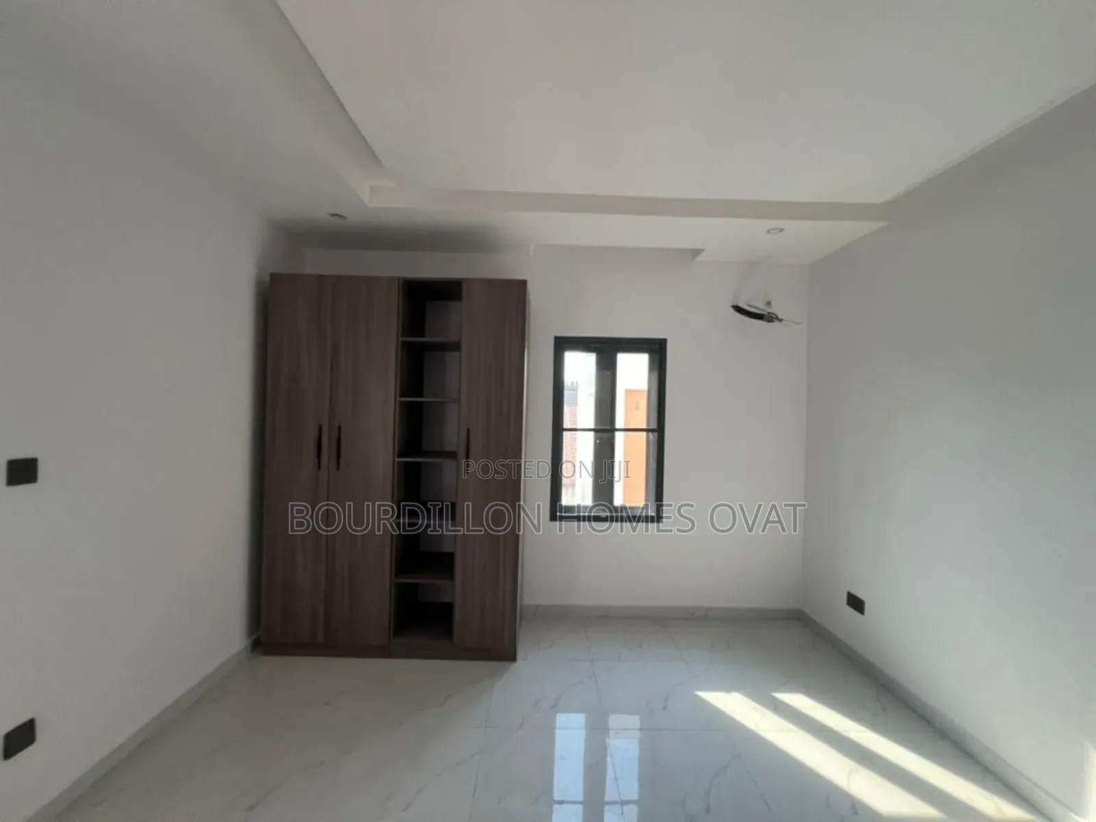 3 Bedrooms Apartments