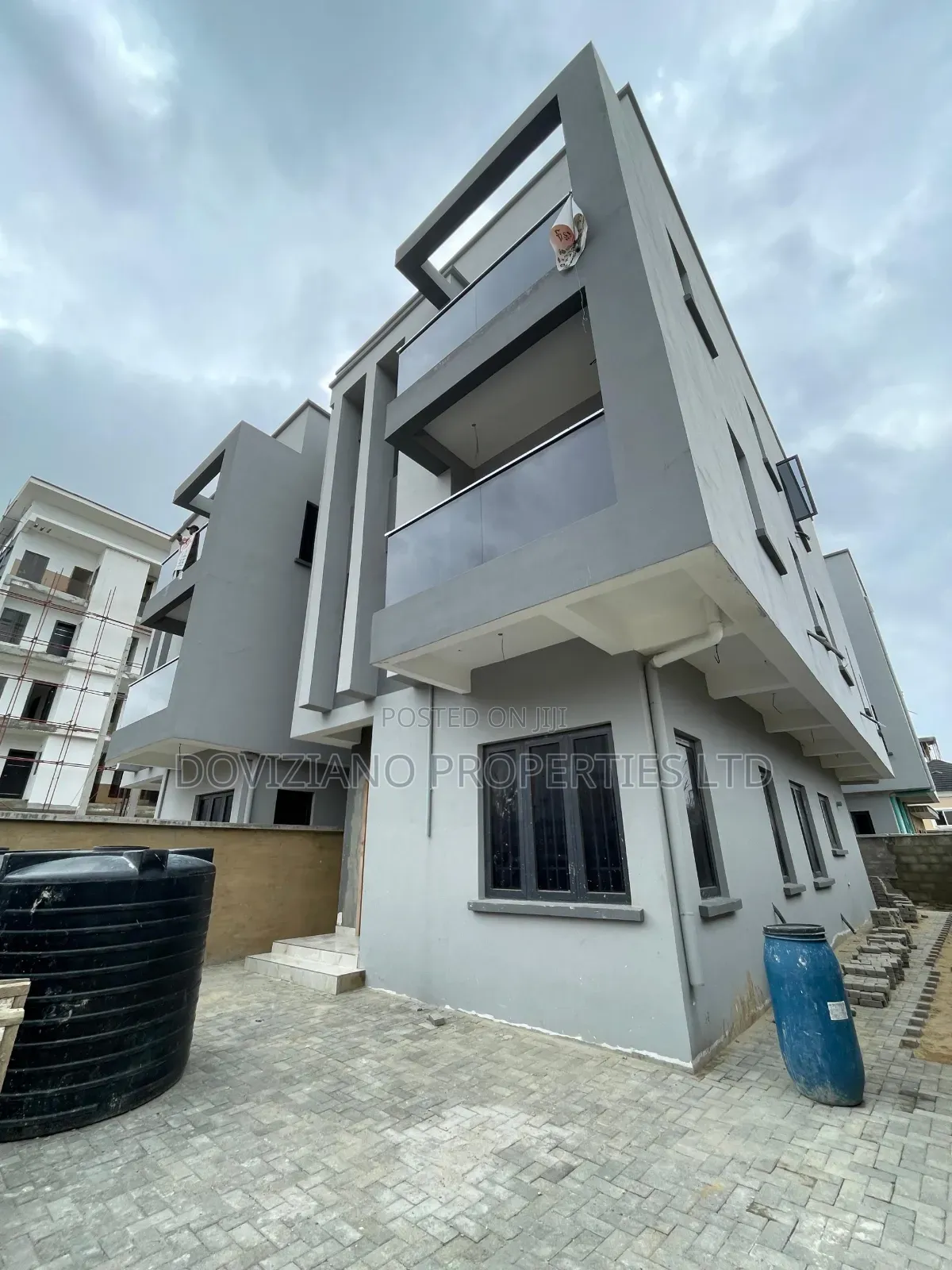 4bdrm Duplex in Lekki Phase 1 for sale