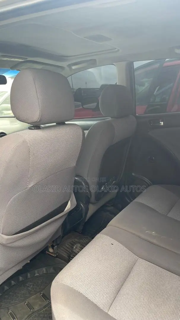 Toyota Matrix Hatchback AWD (1.8L 4cyl 4A) 2005 Silver