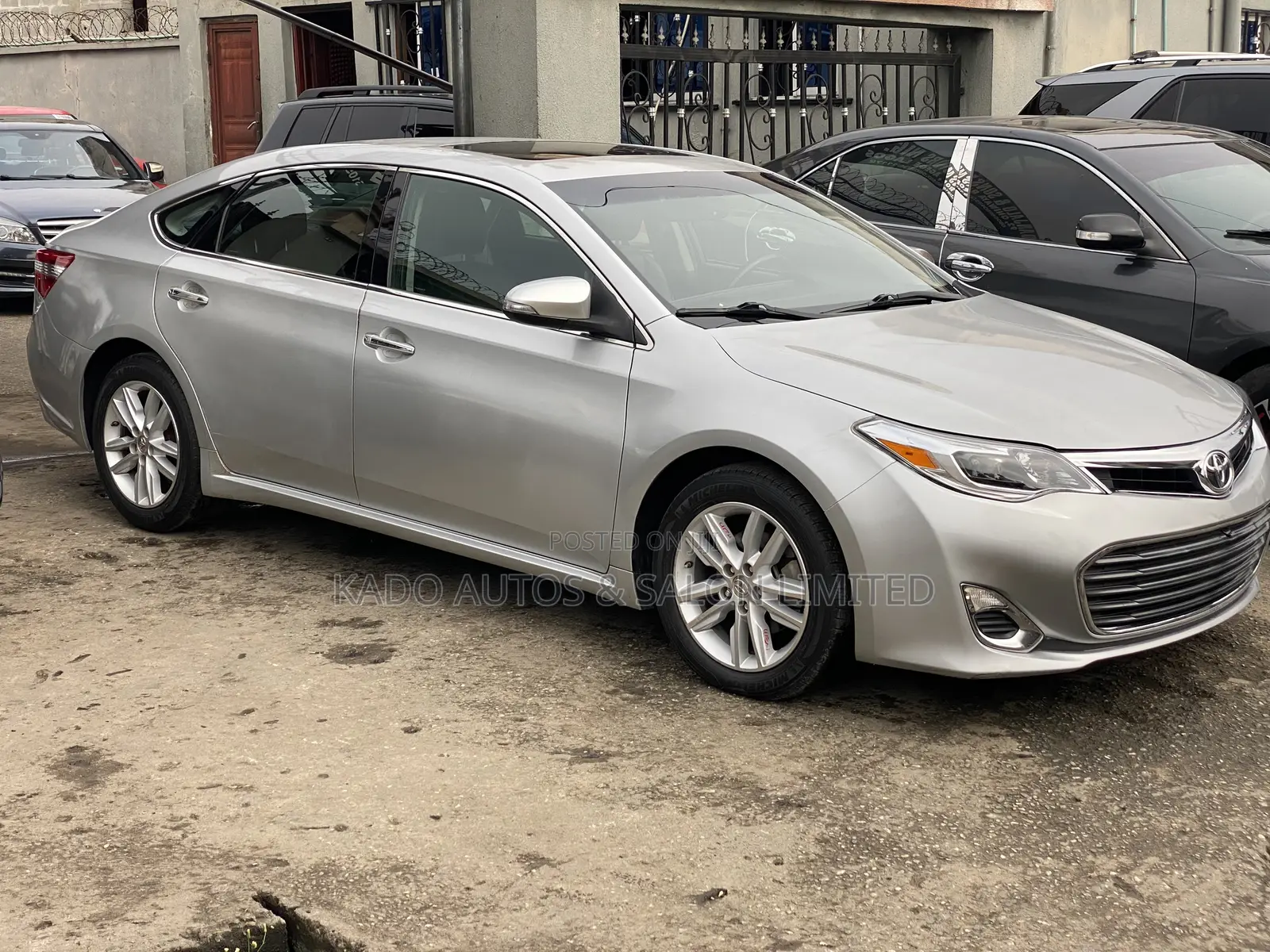 Toyota Avalon XLE Sedar FWD (3.5L 6cyl 6A) 2013 Silver