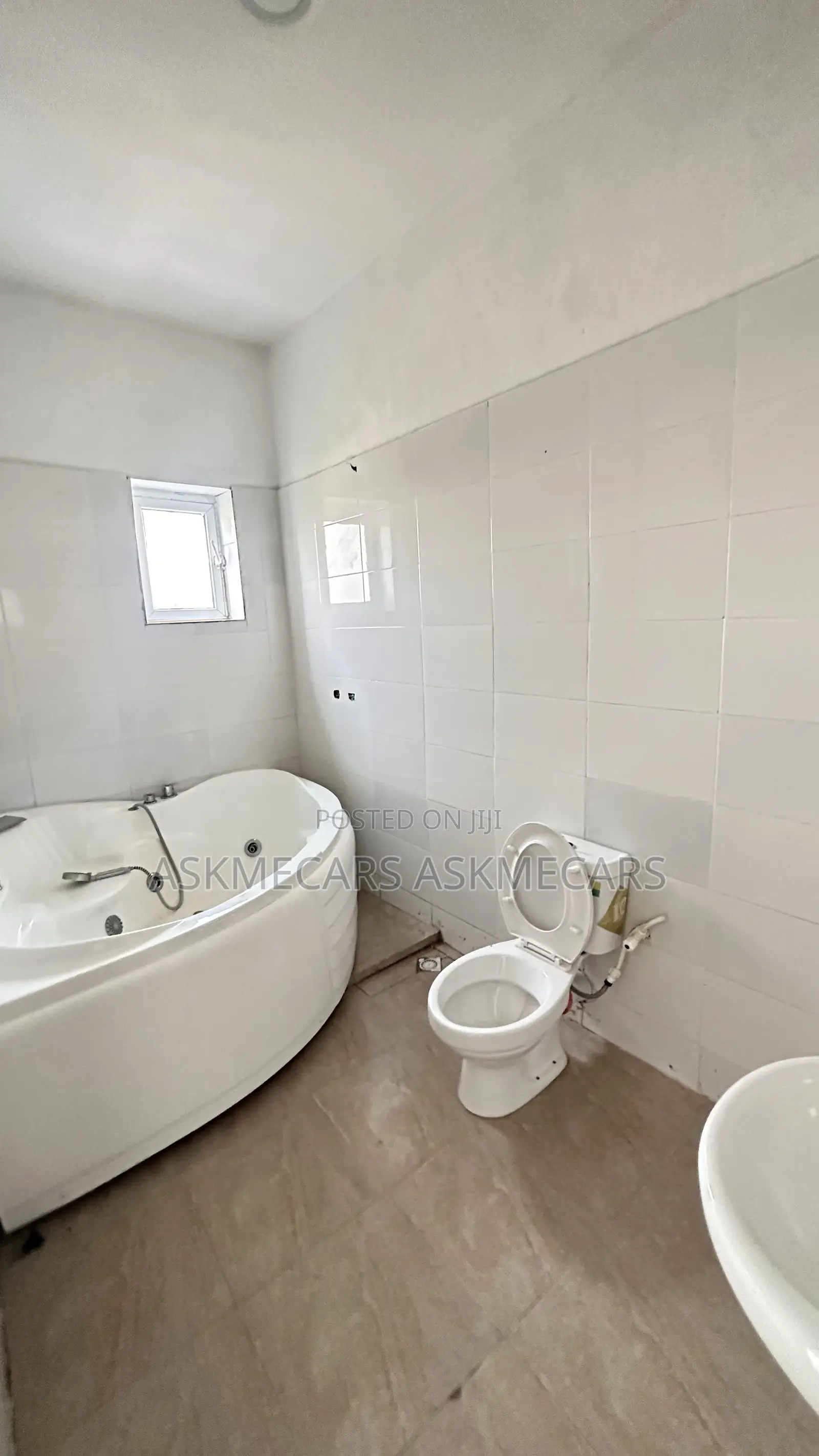 4bdrm Maisonette in Gra, Abijo for rent