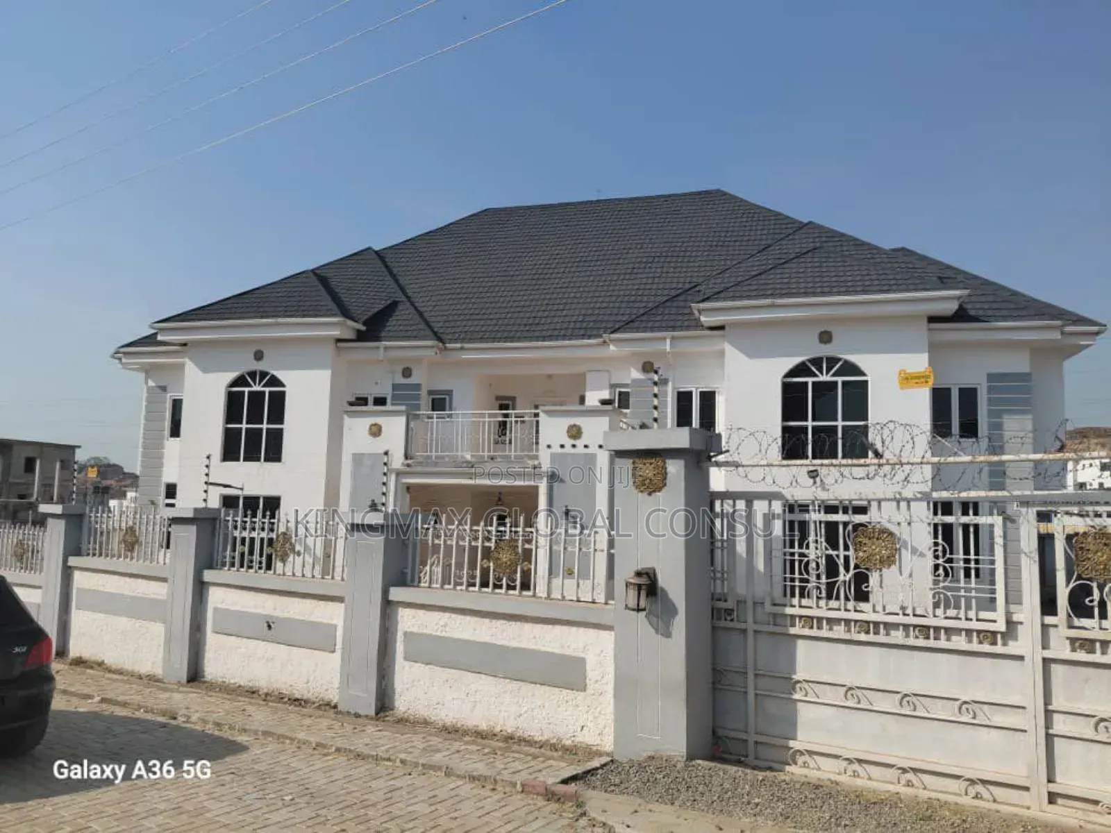 5bdrm Duplex in Guzape Main Abuja for sale