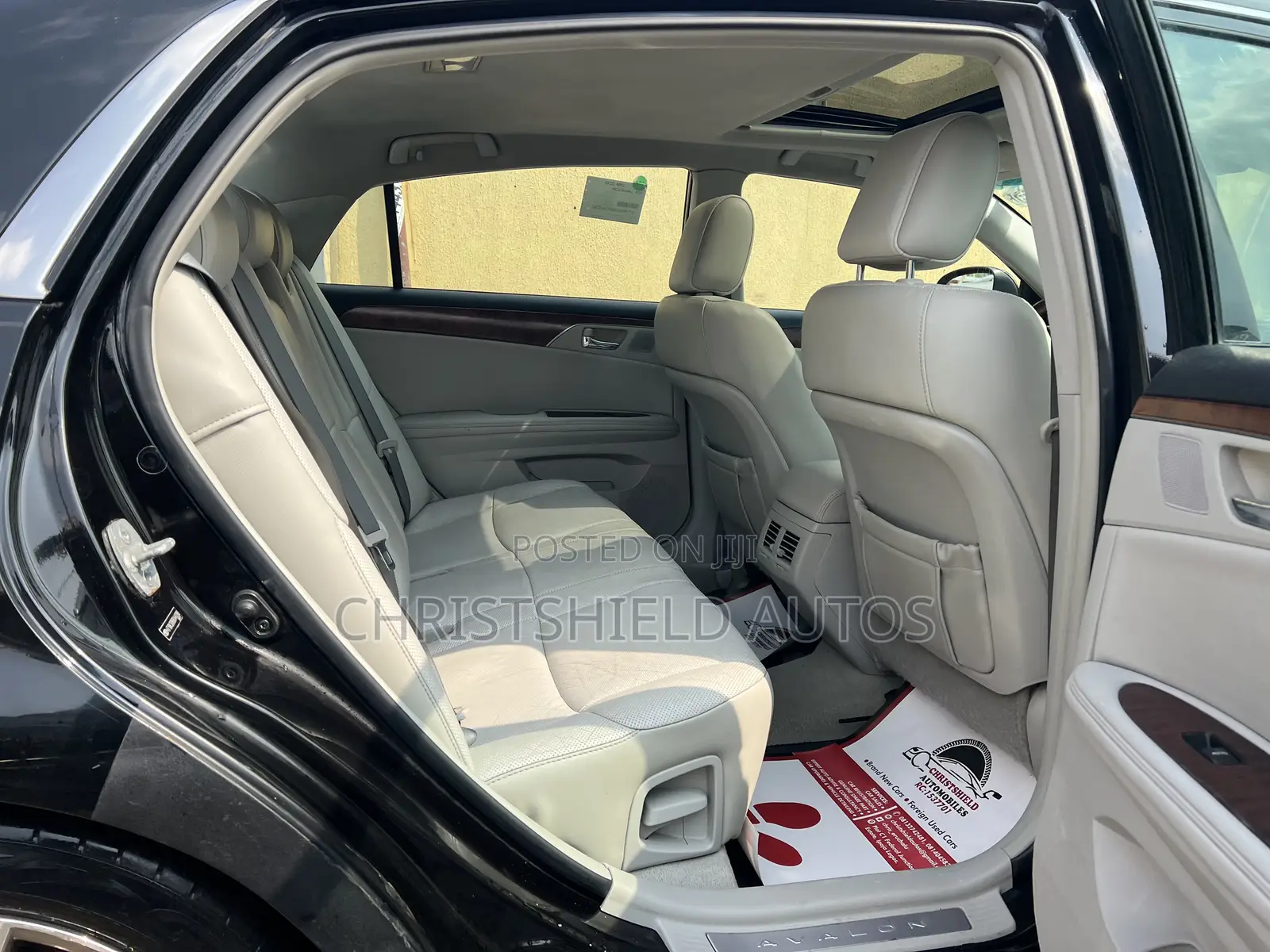 Toyota Avalon Limited Sedan FWD (3.5L 6cyl 6A) 2012 Black