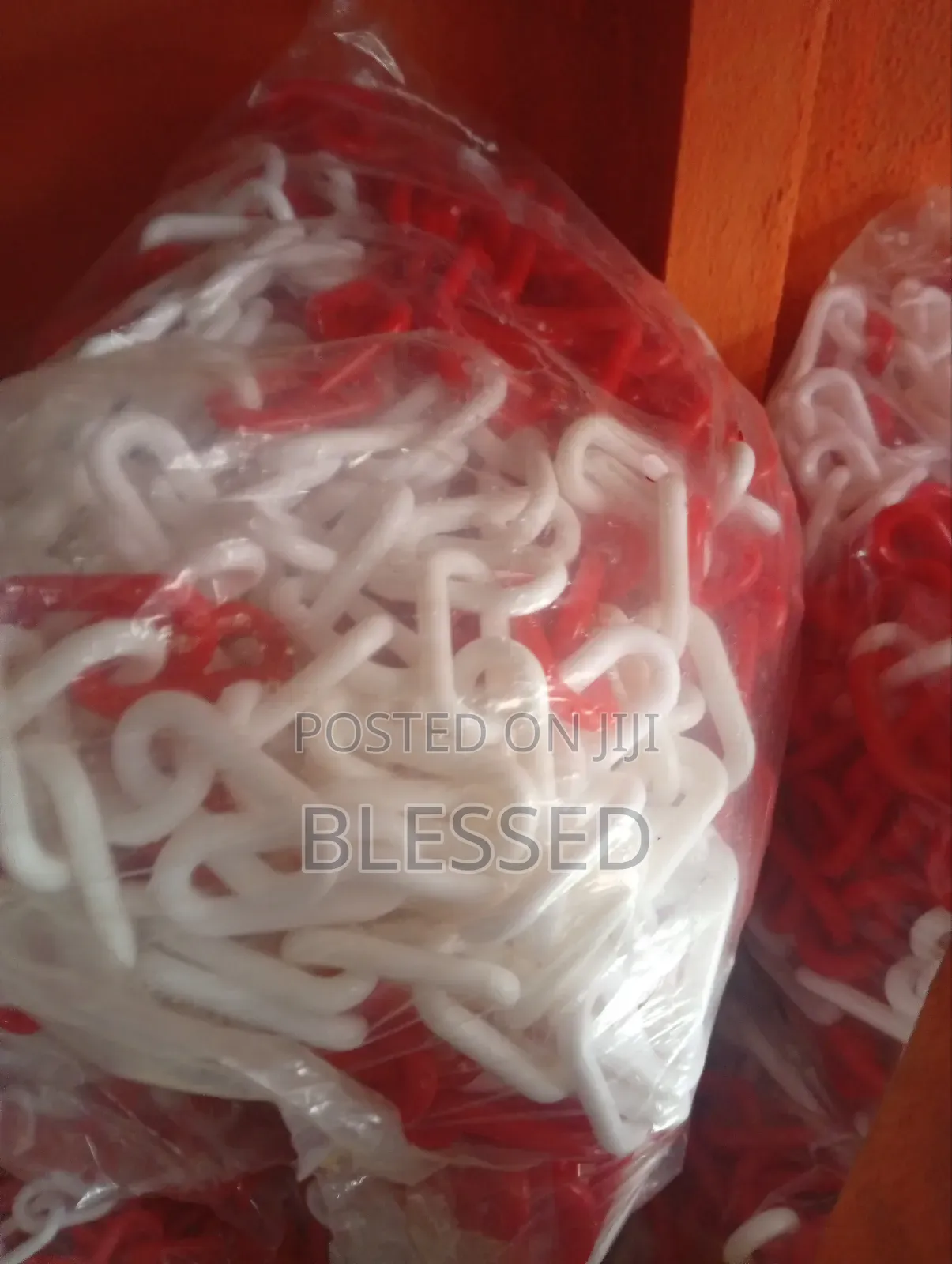 8mm *25meters Plastic Chain White and Red