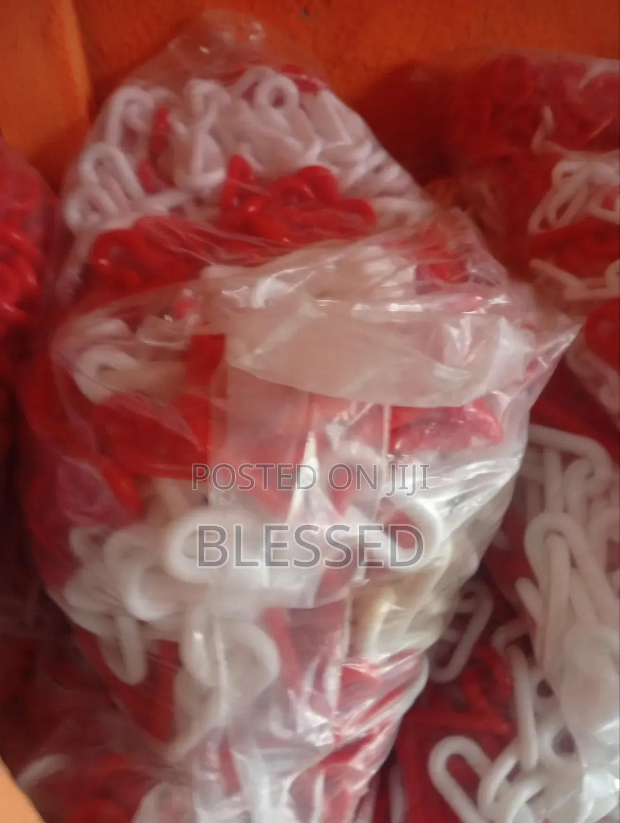 8mm *25meters Plastic Chain White and Red