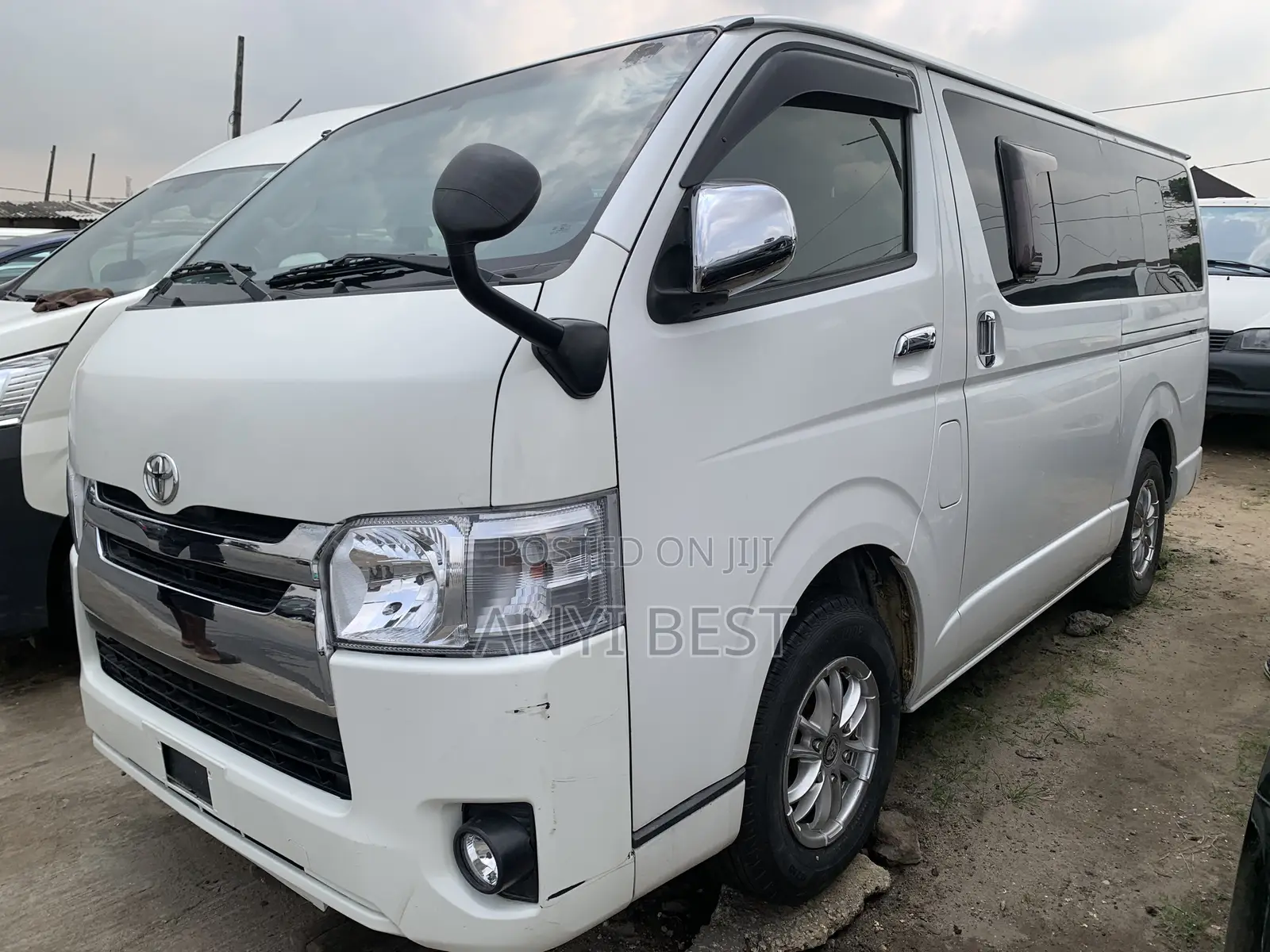 Toyota HiAce 2014 White