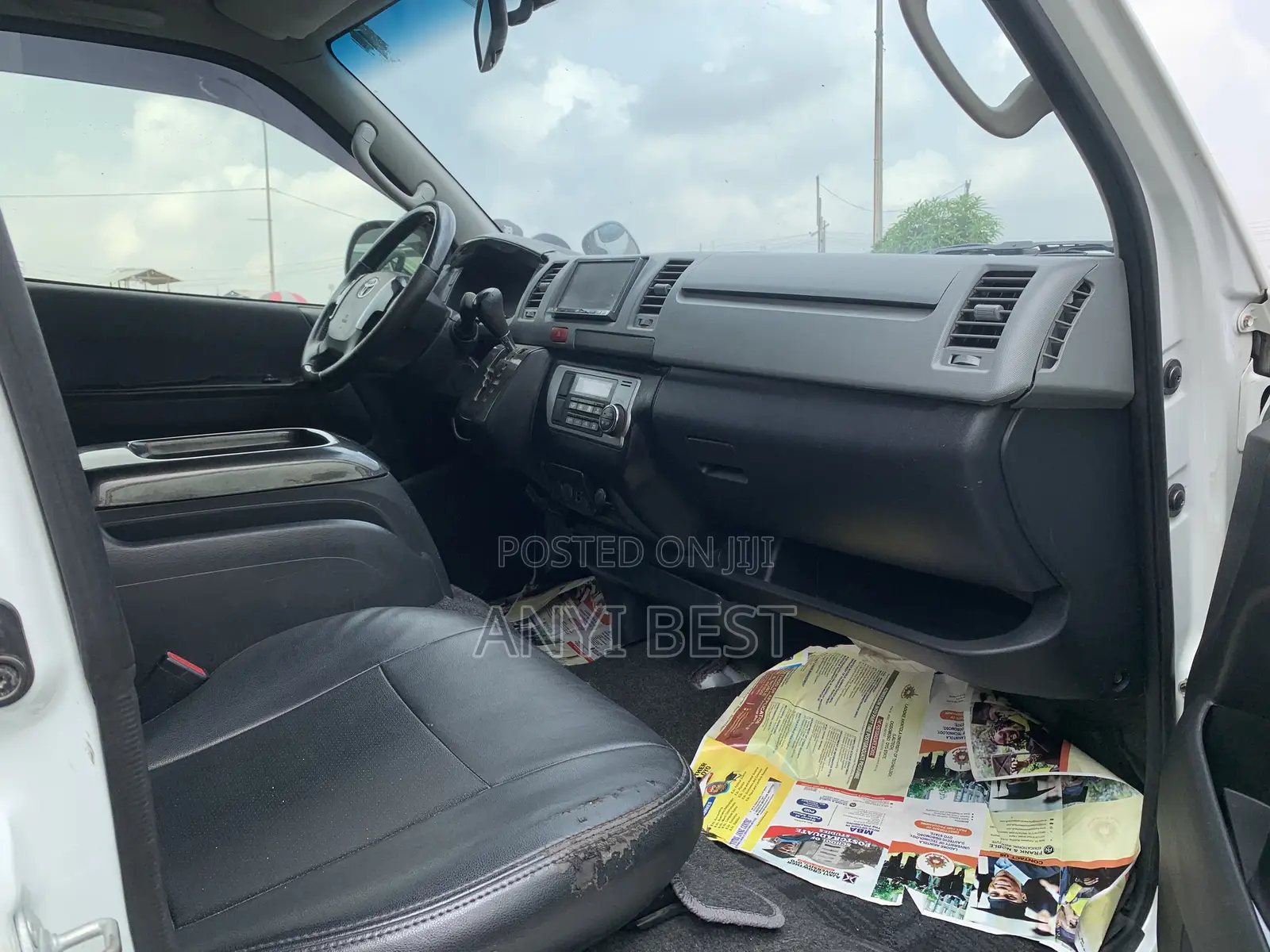 Toyota HiAce 2014 White