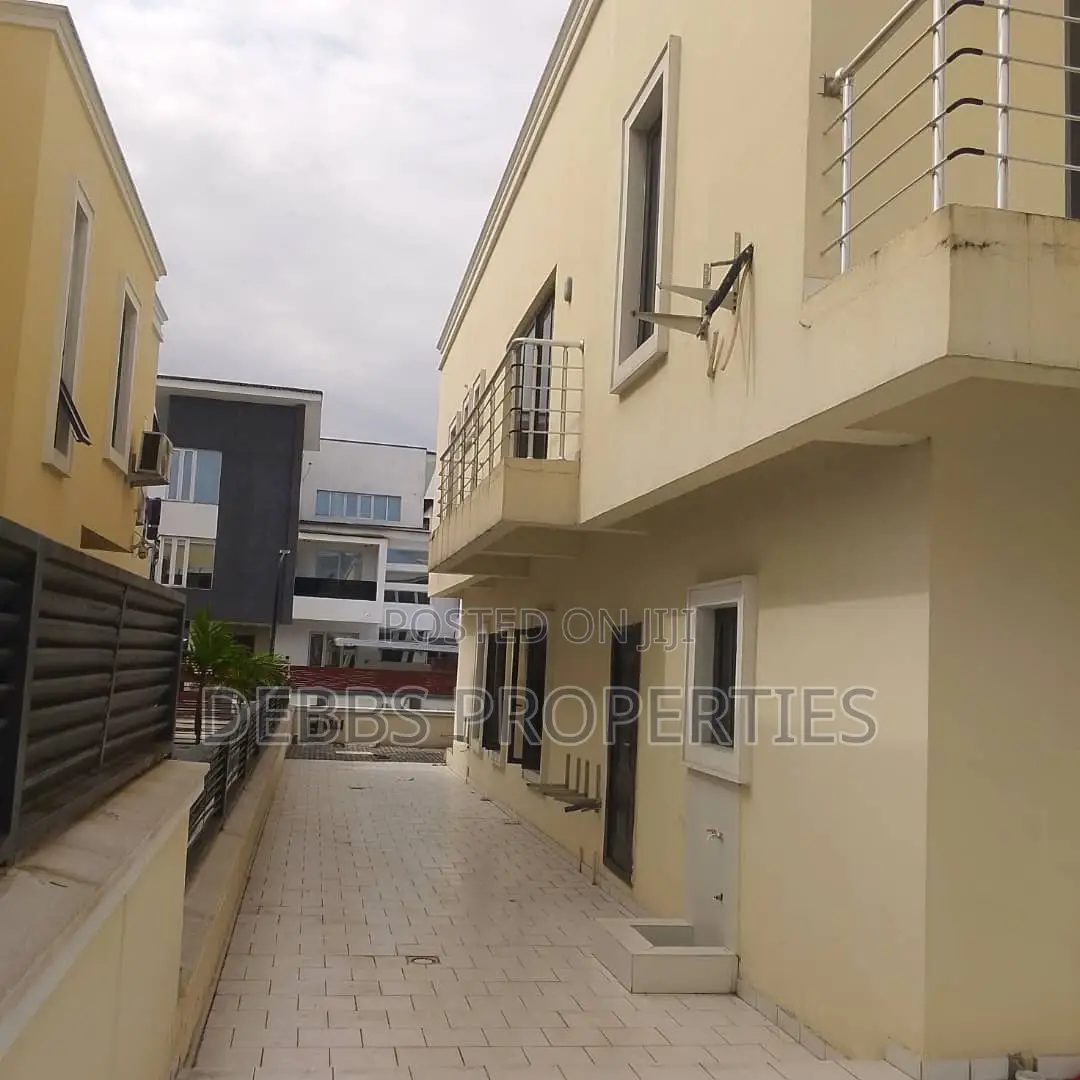 Furnished 5bdrm Duplex in Chevron for rent