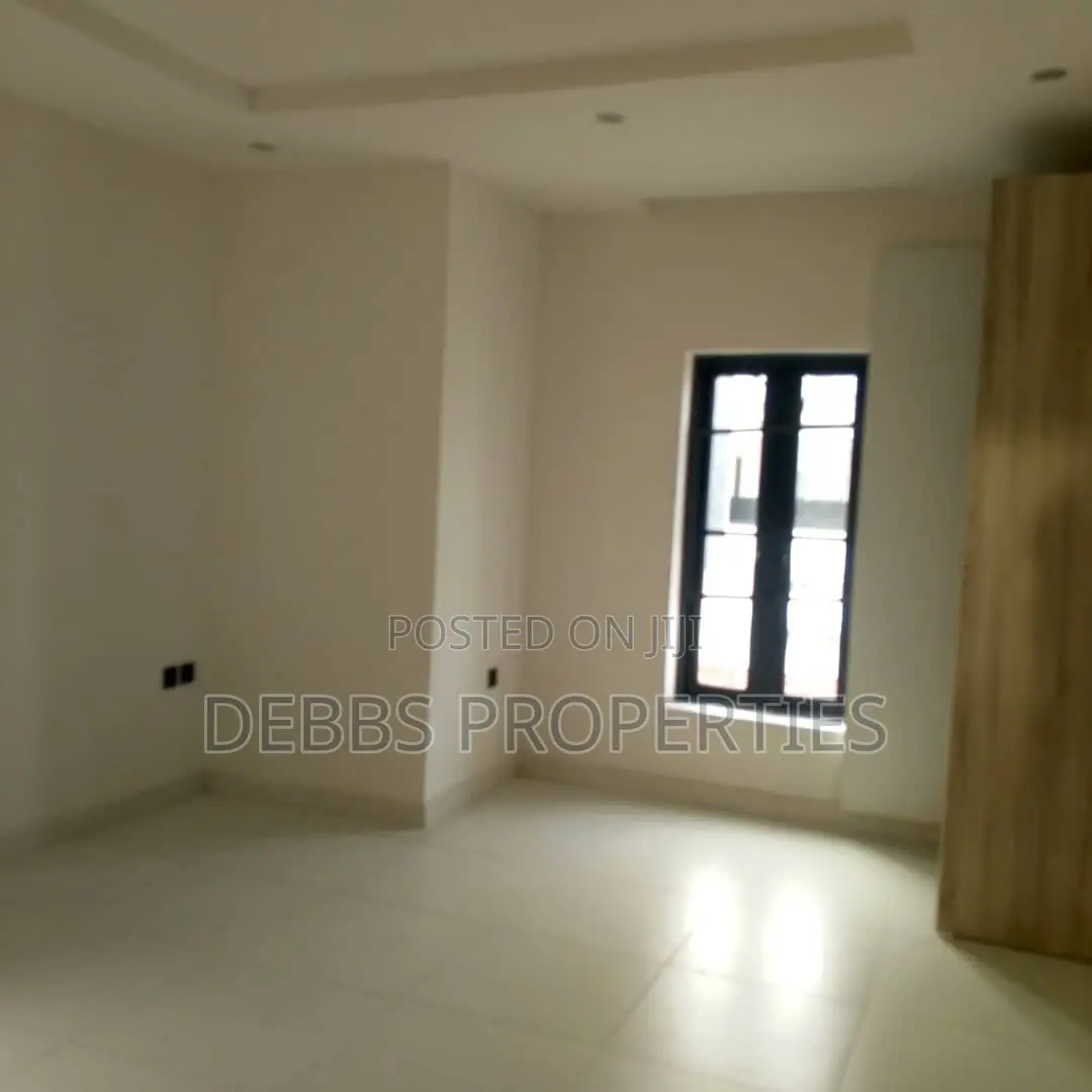 Furnished 5bdrm Duplex in Chevron for rent