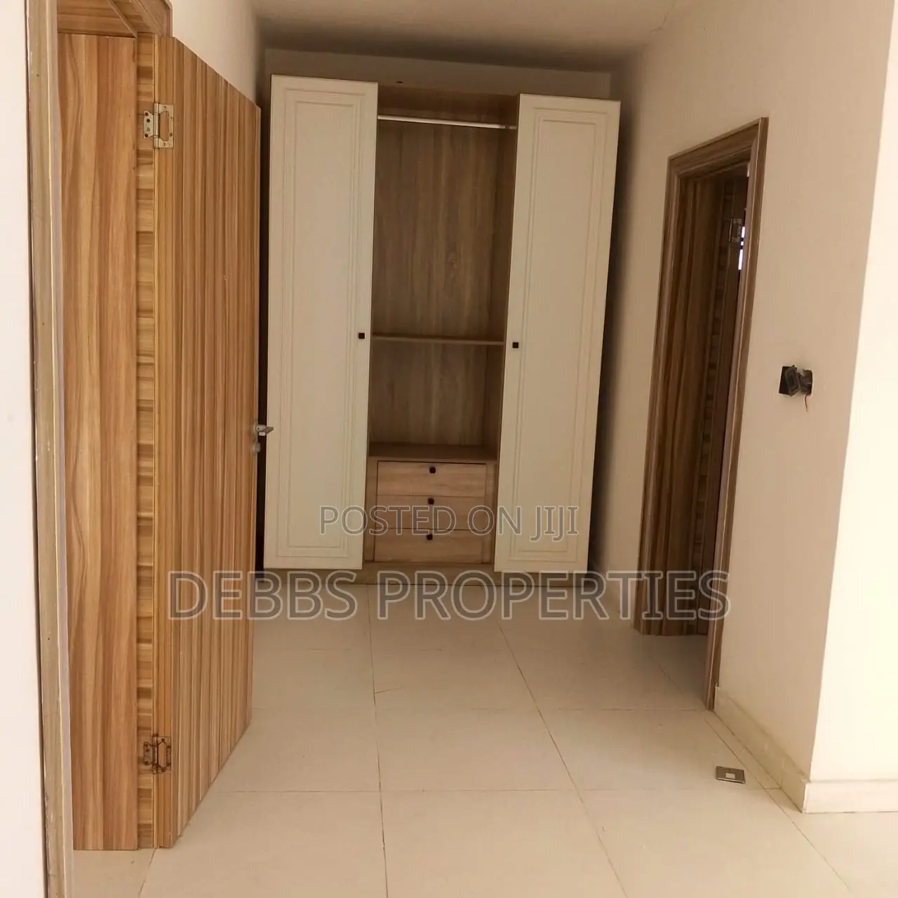 Furnished 5bdrm Duplex in Chevron for rent