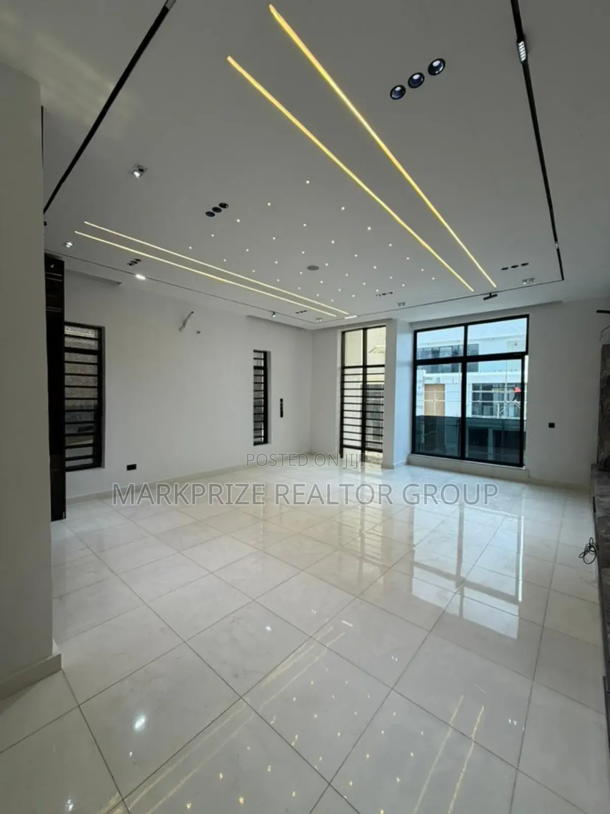 5bdrm Duplex in Chevron Lekki Lagos for sale