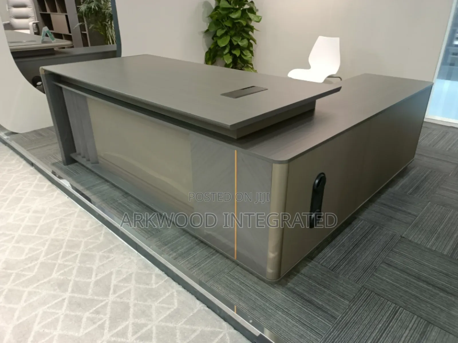 Md/Director Executive L-shape Office Table 1.8mitre