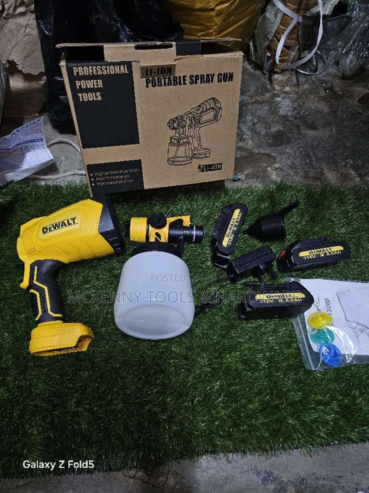 3 Batteries Generic Paint Spray Gu Dewalt 20v/118v Style Batteries.
