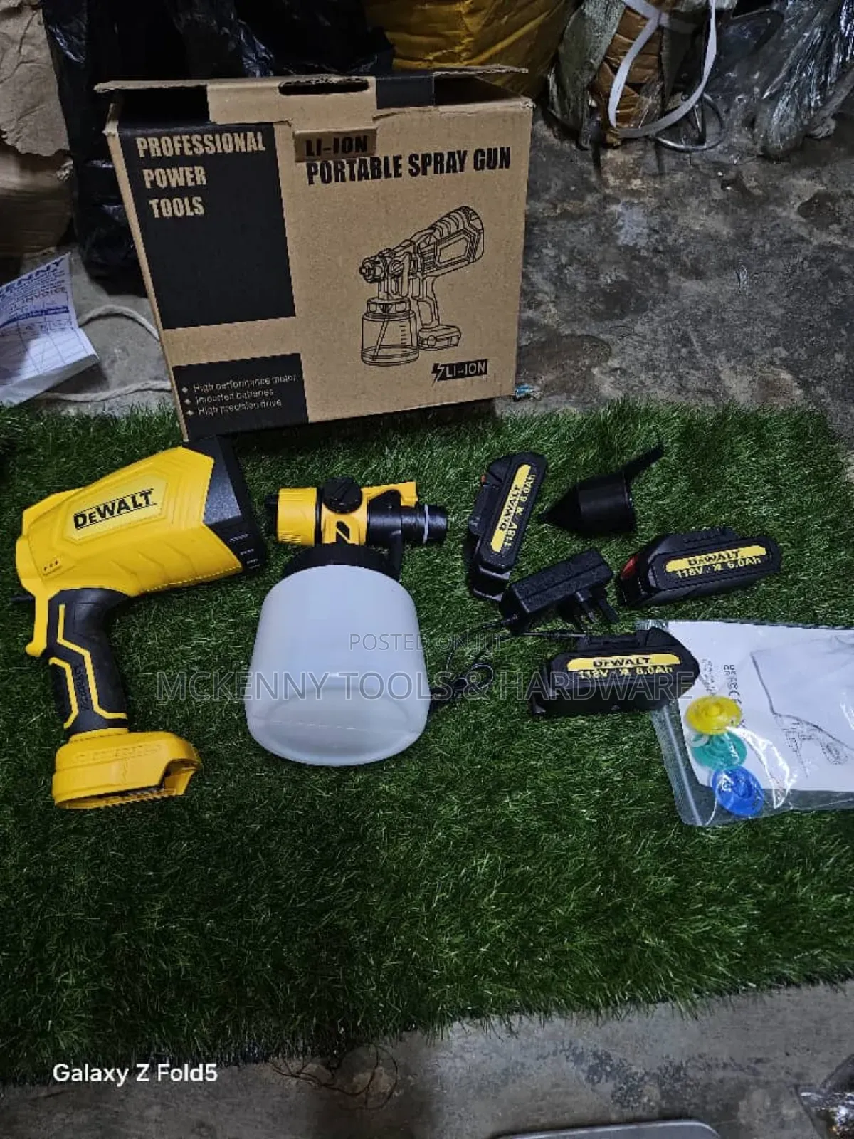 3 Batteries Generic Paint Spray Gu Dewalt 20v/118v Style Batteries.