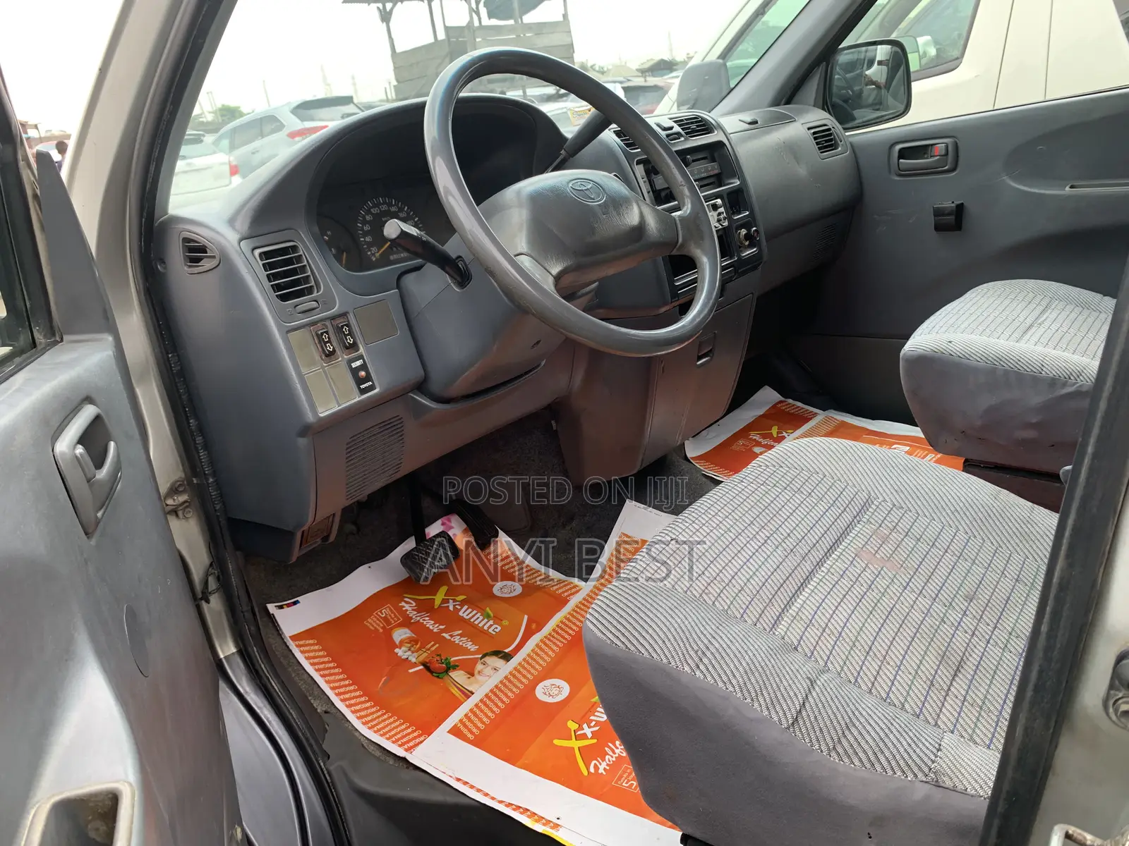 Toyota Grand HiAce 2005 Silver