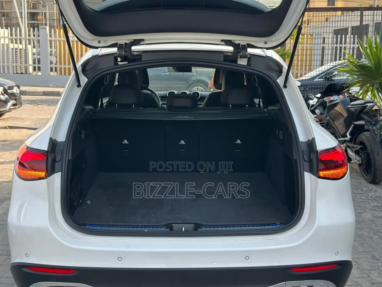 Mercedes-Benz GLC-Class GLC 300 4MATIC AWD 2025 White