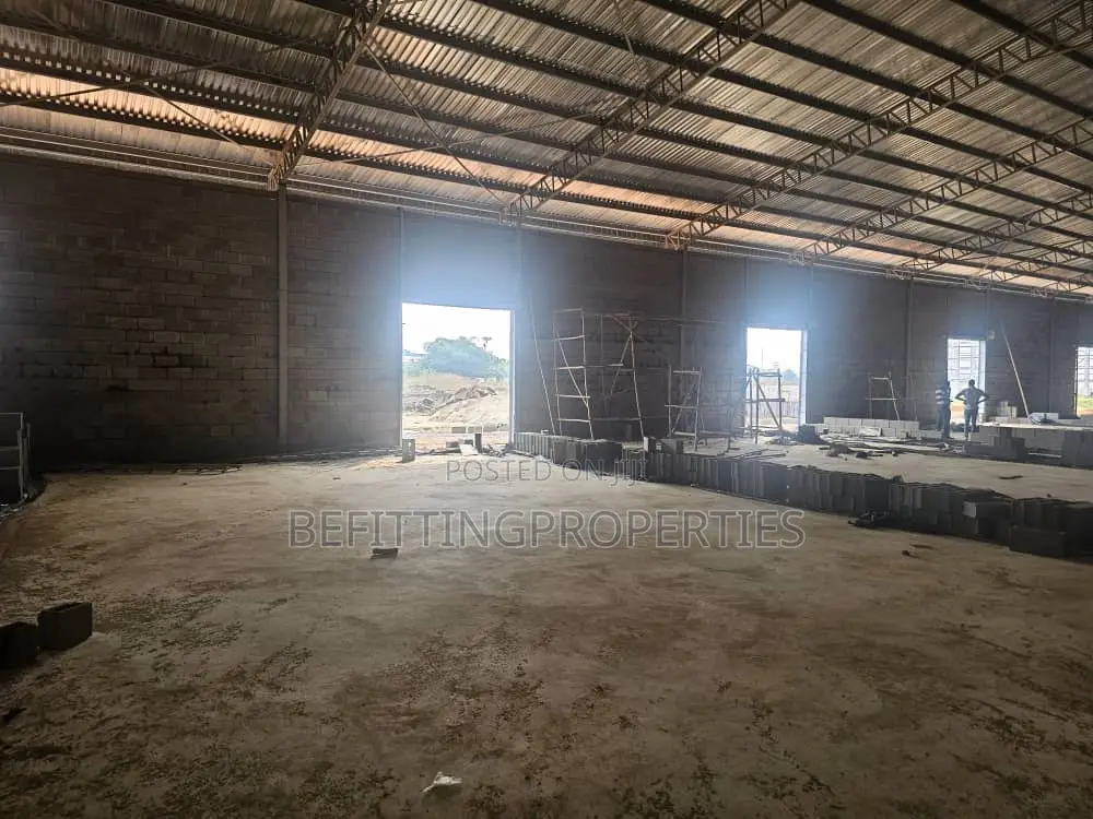 Well-Positioned 2,378 SQM Open-Floor Office Space Warehouse