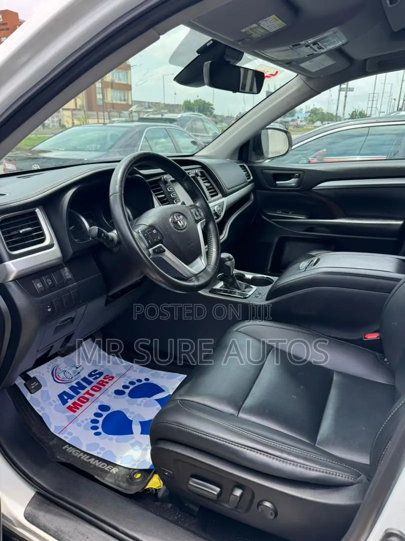 Toyota Highlander XLE 2019 White