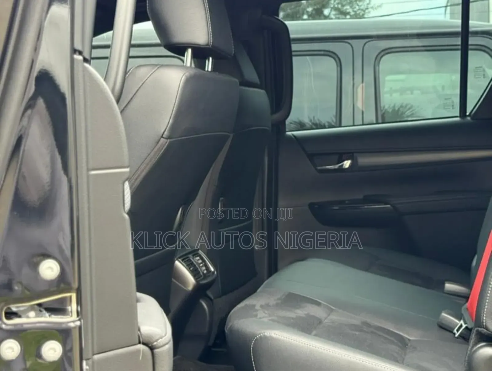 New Toyota Hilux 2025 Black