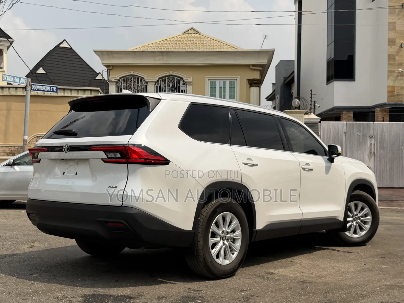 Toyota Highlander XLE AWD 2024 White