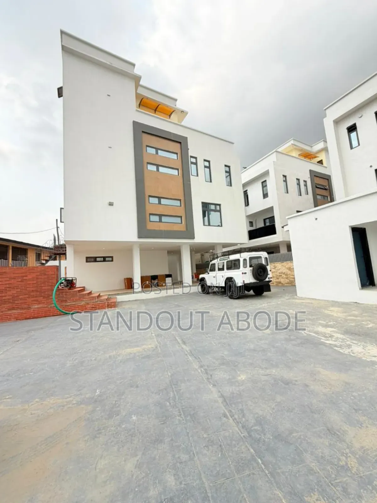 5bdrm Duplex in In A Gated Estate, Maryland for sale