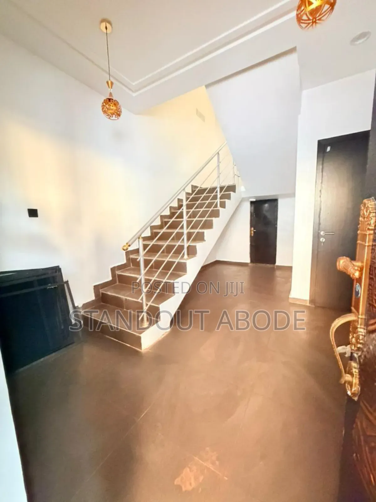 5bdrm Duplex in Airport Road, Ajao Estate for sale