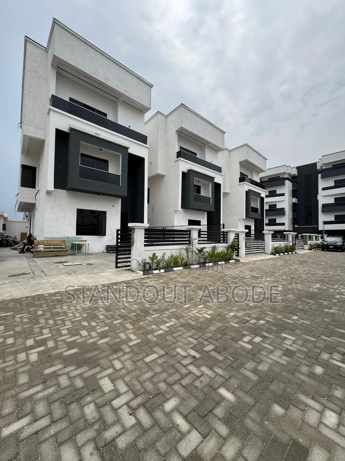 5bdrm Duplex in In A Secure Location, Ikate for sale