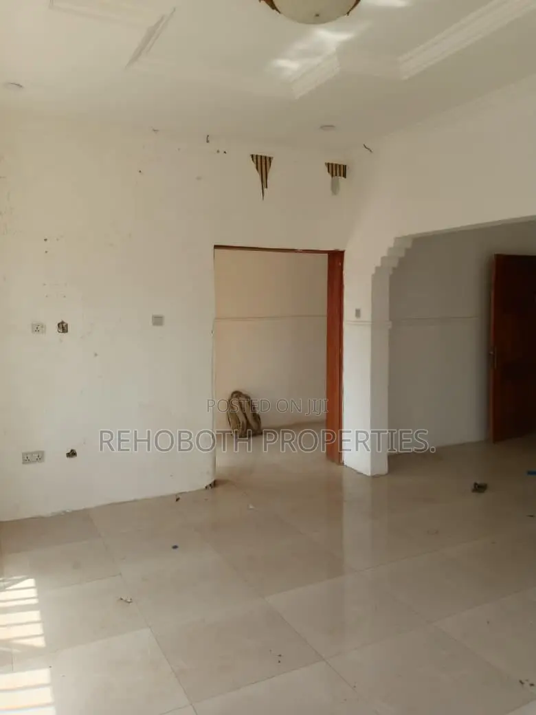 3bdrm Bungalow in Idi Ahun, Akala Express for rent