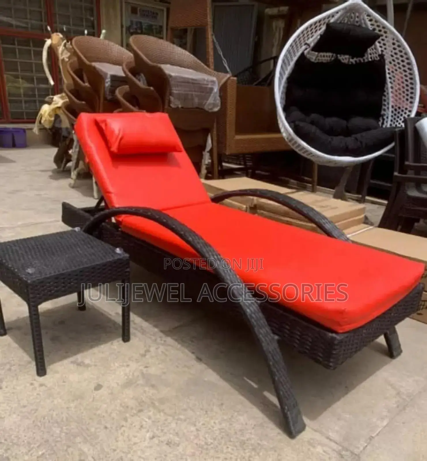 Executive Poolside Chair/Bed With Side Table