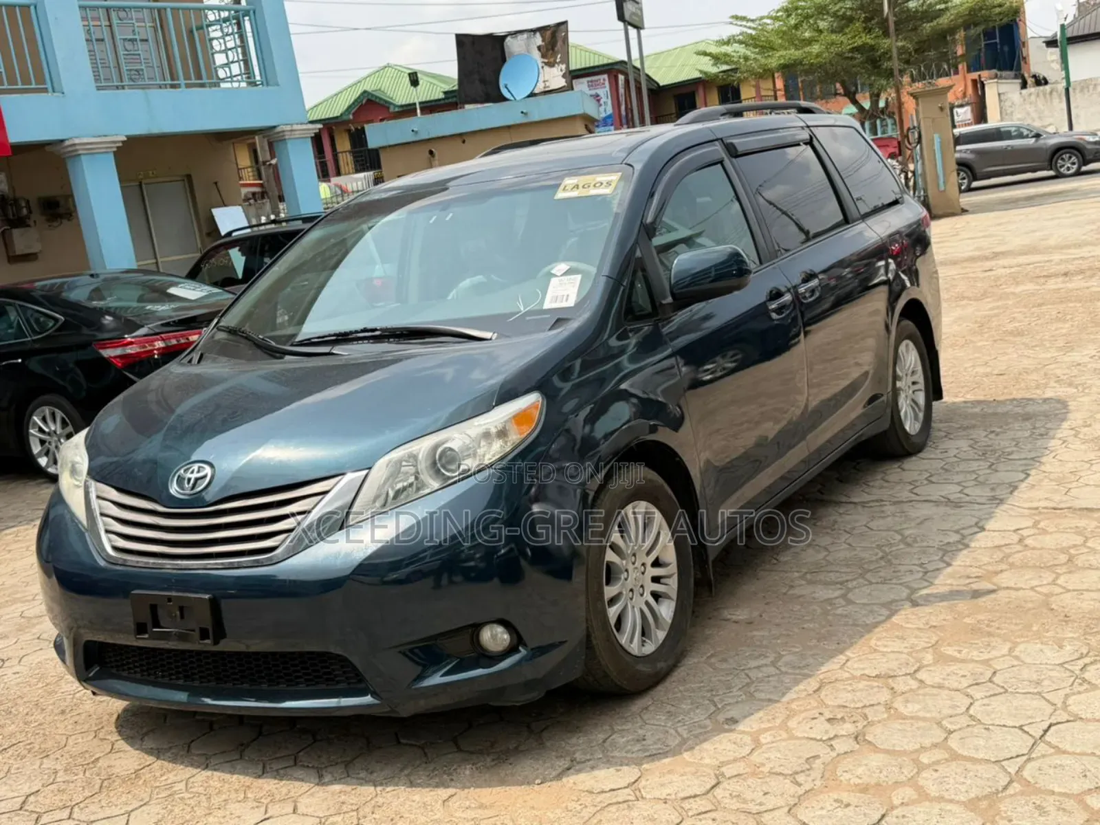 Toyota Sienna 2012 Blue