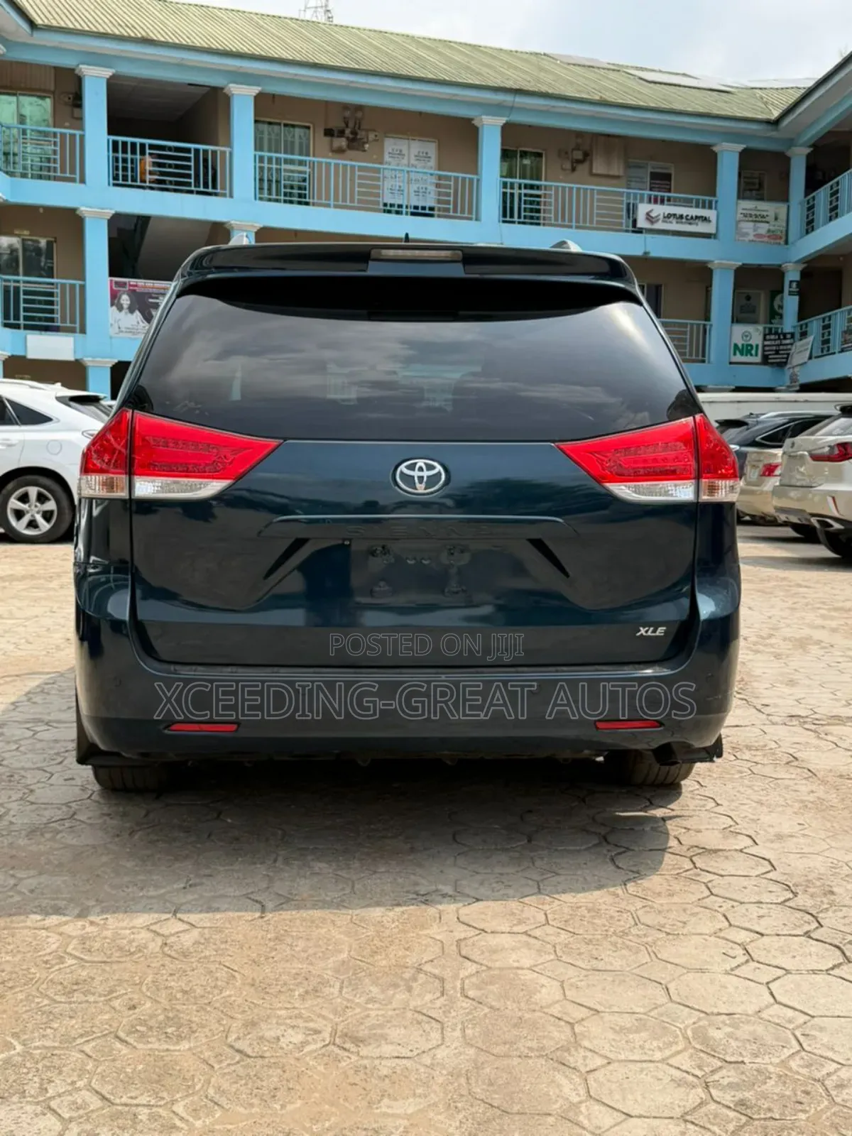 Toyota Sienna 2012 Blue