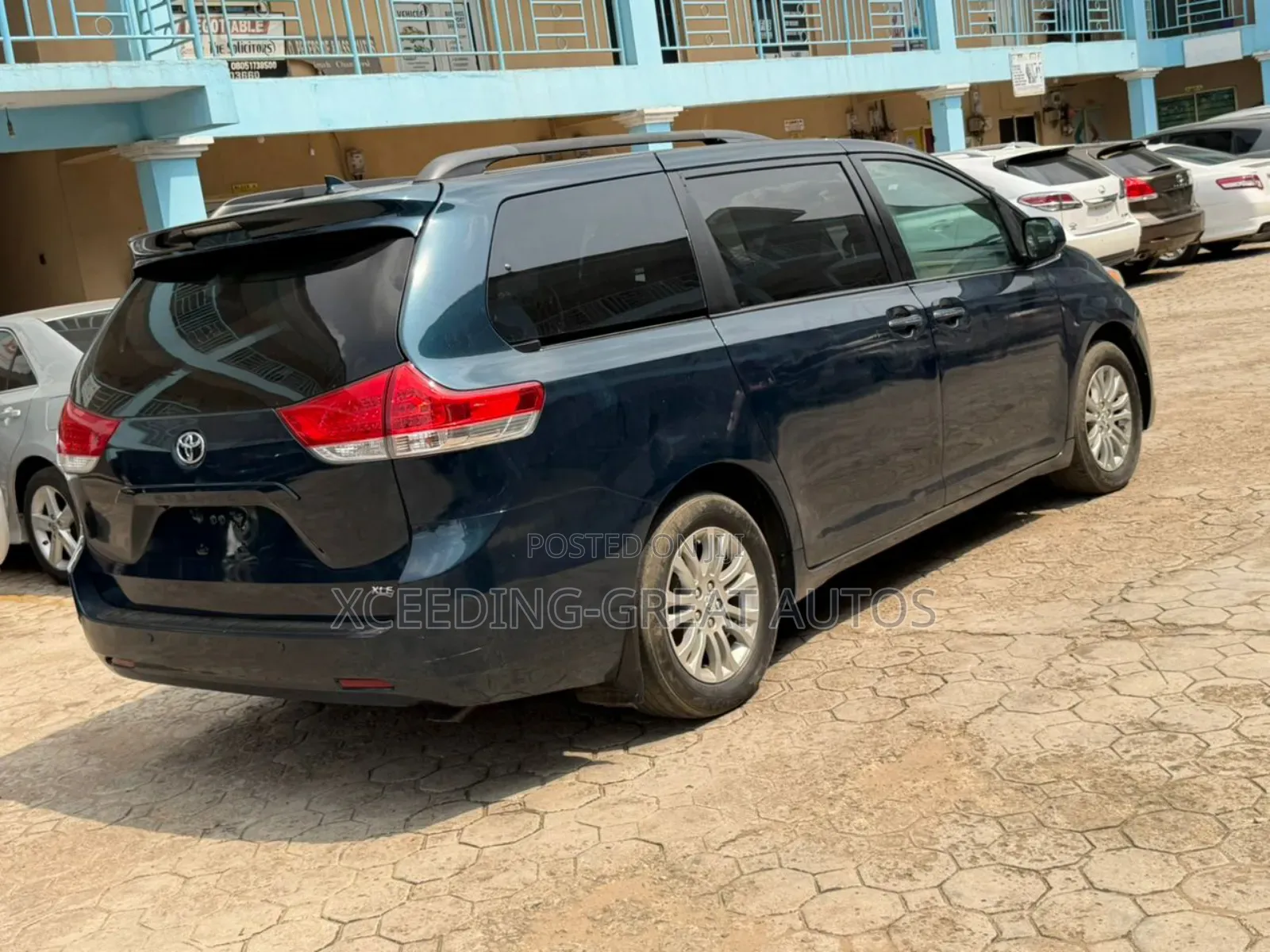Toyota Sienna 2012 Blue