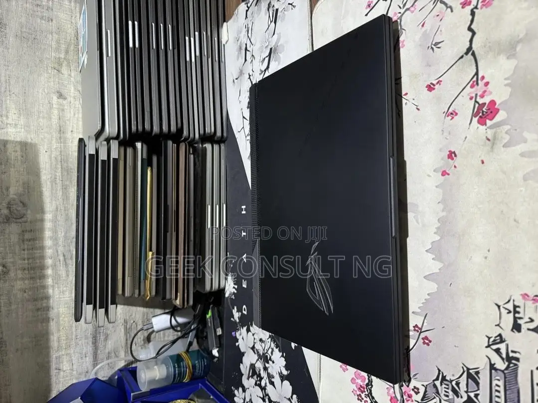 Laptop Asus ROG Strix SCAR Edition 32GB AMD Ryzen 9 SSD 1T