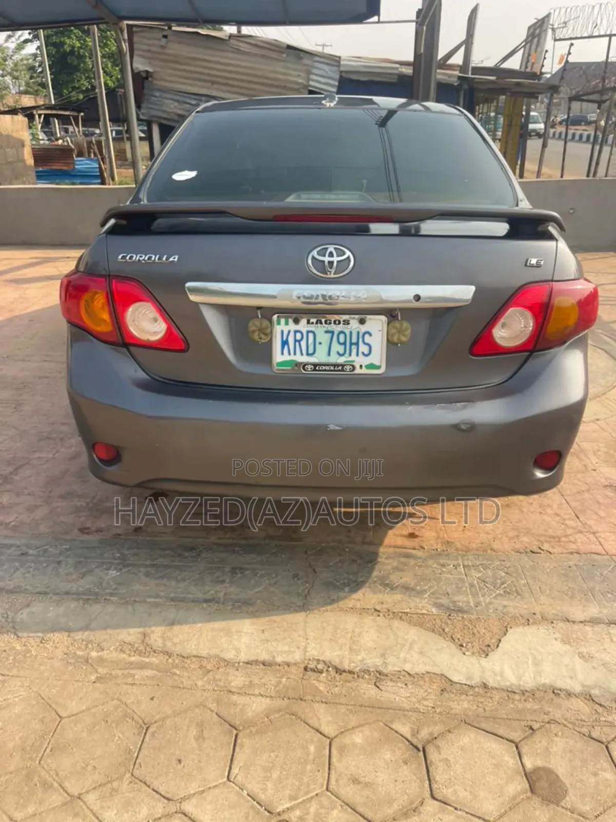 Toyota Corolla Base 4dr Sedan (1.8L 4cyl 5M) 2010 Gray