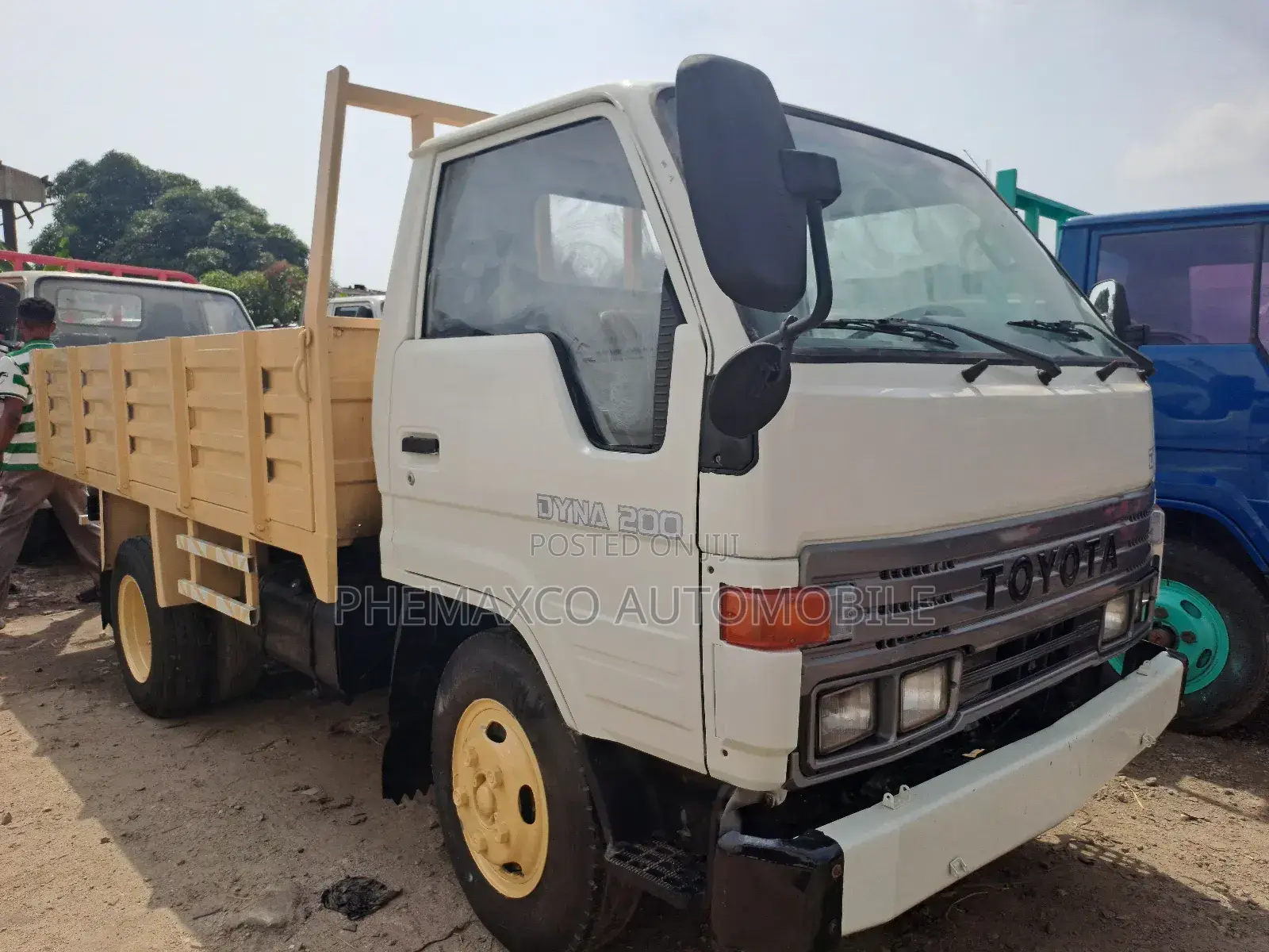 Toyota Dyna200 2rz Petrol Engine.