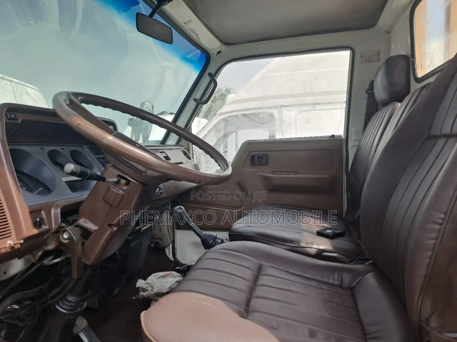 Toyota Dyna200 2rz Petrol Engine.