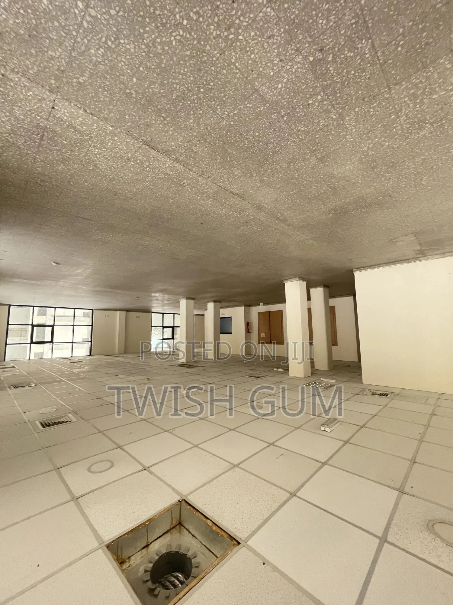 Offic Space -to Let (Whole Floor-596sqm)