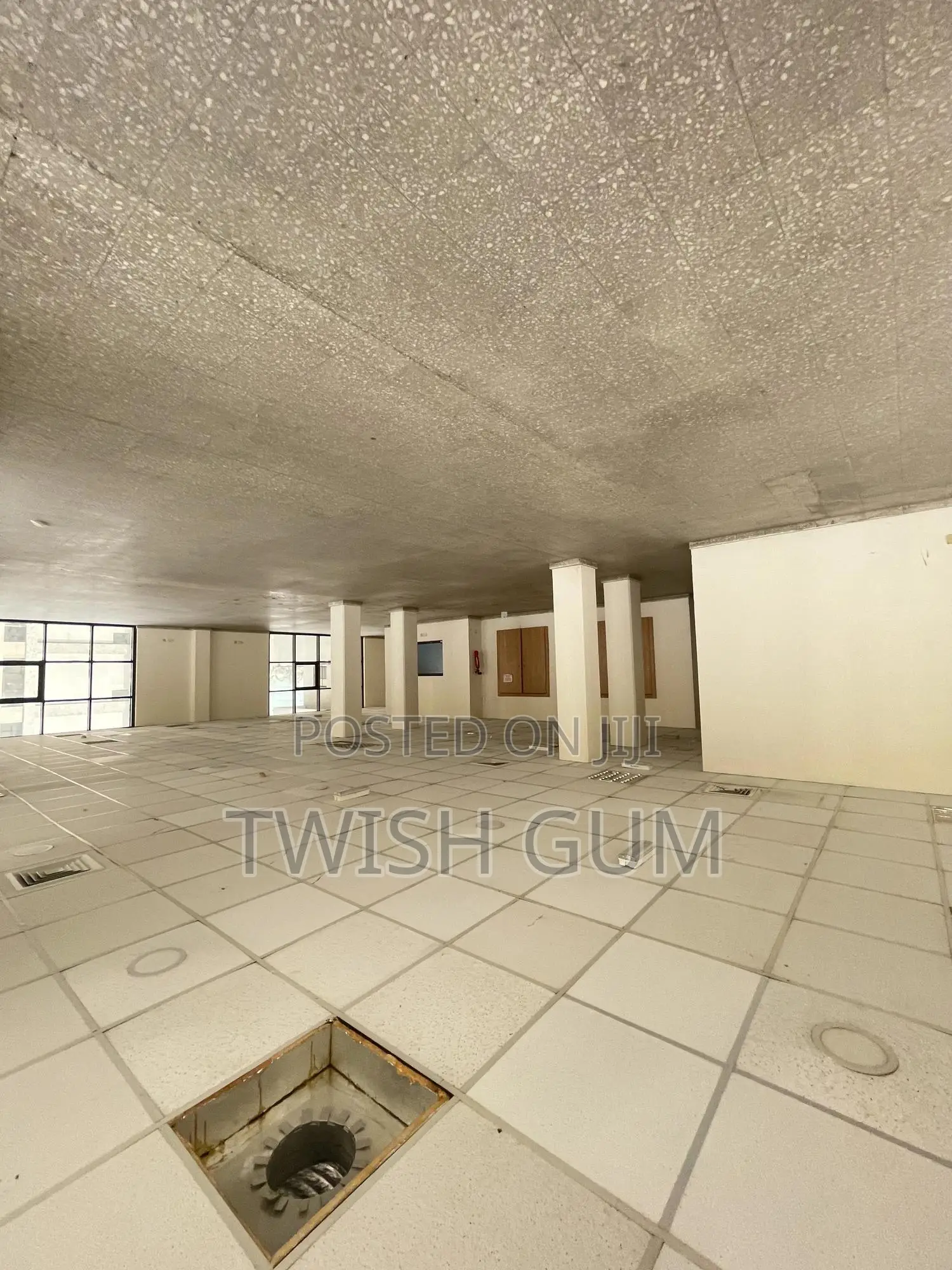Offic Space -to Let (Whole Floor-596sqm)