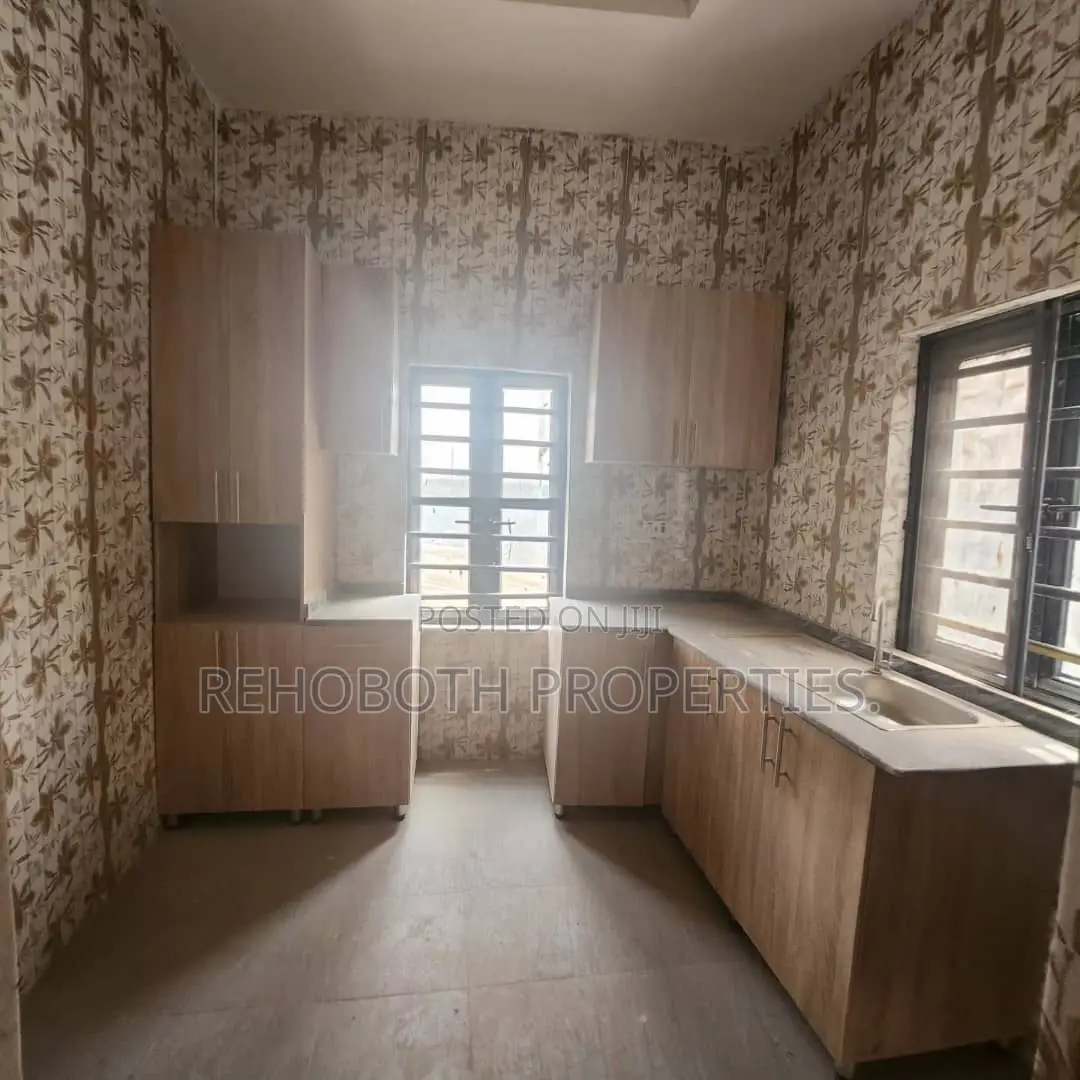 2bdrm Apartment in Kolapo Ishola, Akobo for rent