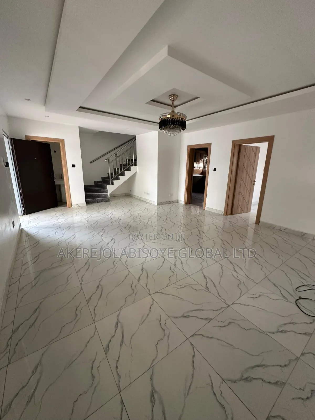 4bdrm Duplex in In An Estate for rent