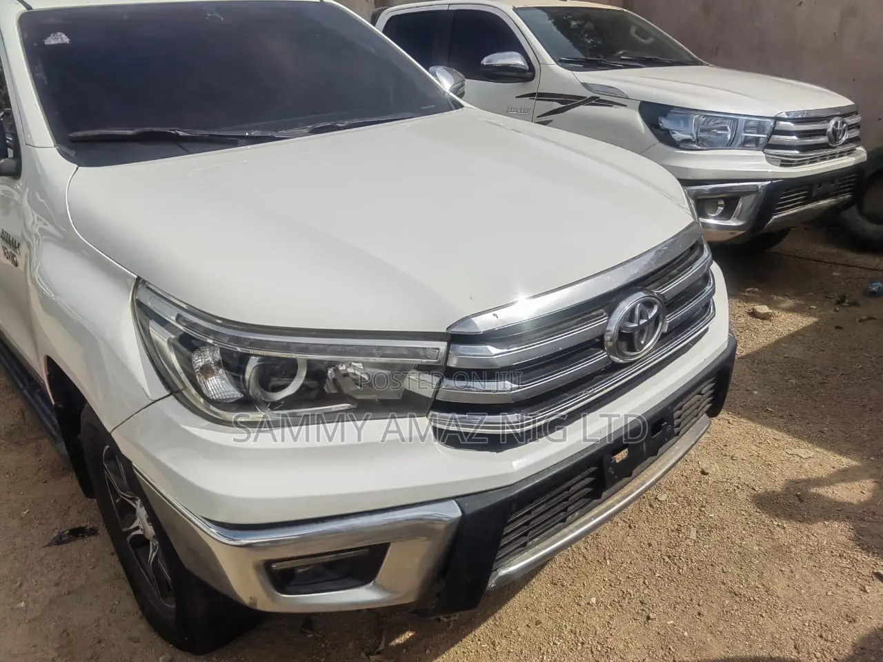 Toyota Hilux SR5 4x4 2018 White
