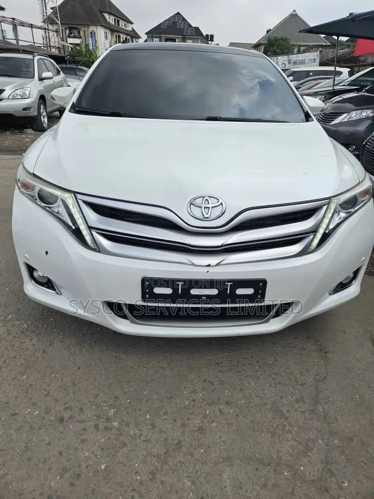Toyota Venza XLE AWD 2013 White