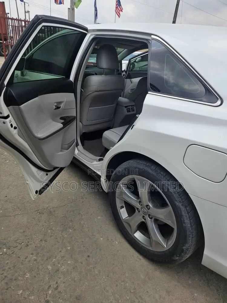Toyota Venza XLE AWD 2013 White