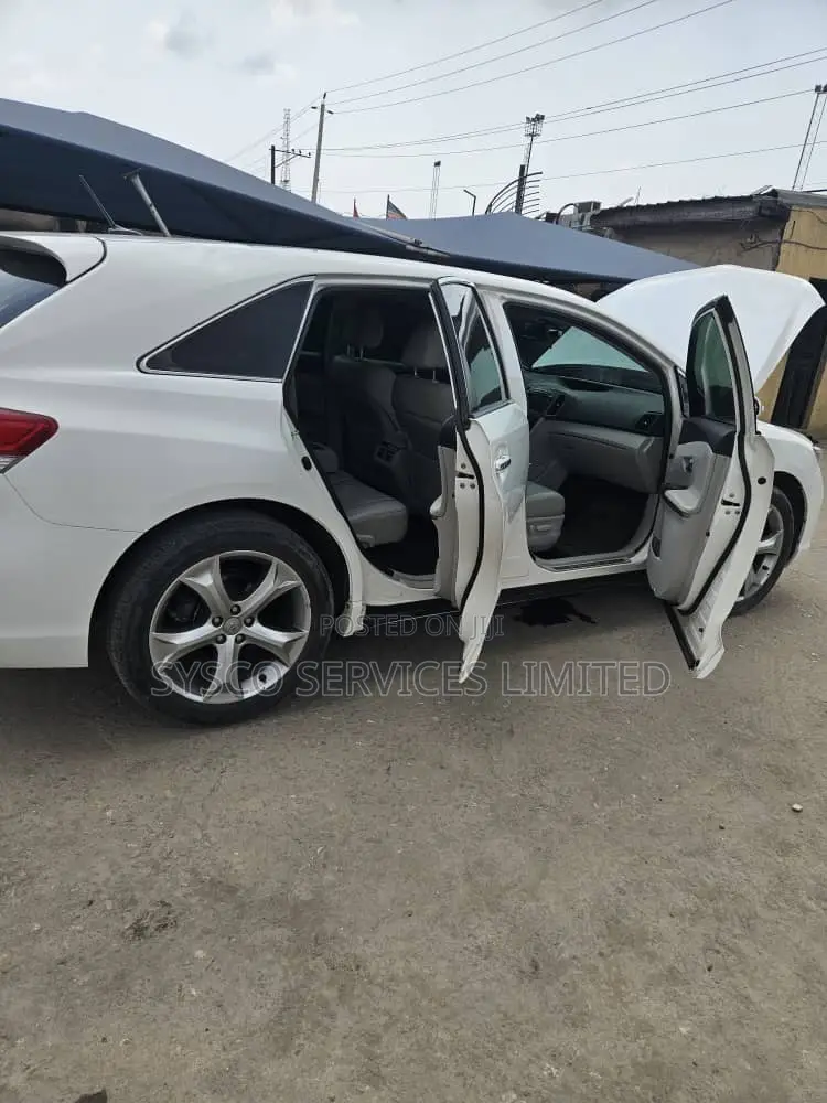 Toyota Venza XLE AWD 2013 White