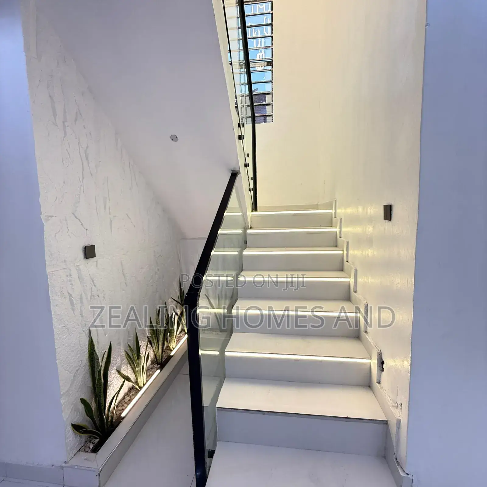 4bdrm Duplex in Crown Estate, for sale