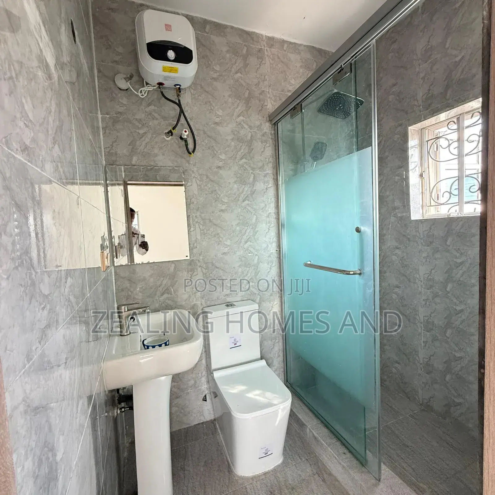 4bdrm Duplex in Eleseken Bus Stop, for sale