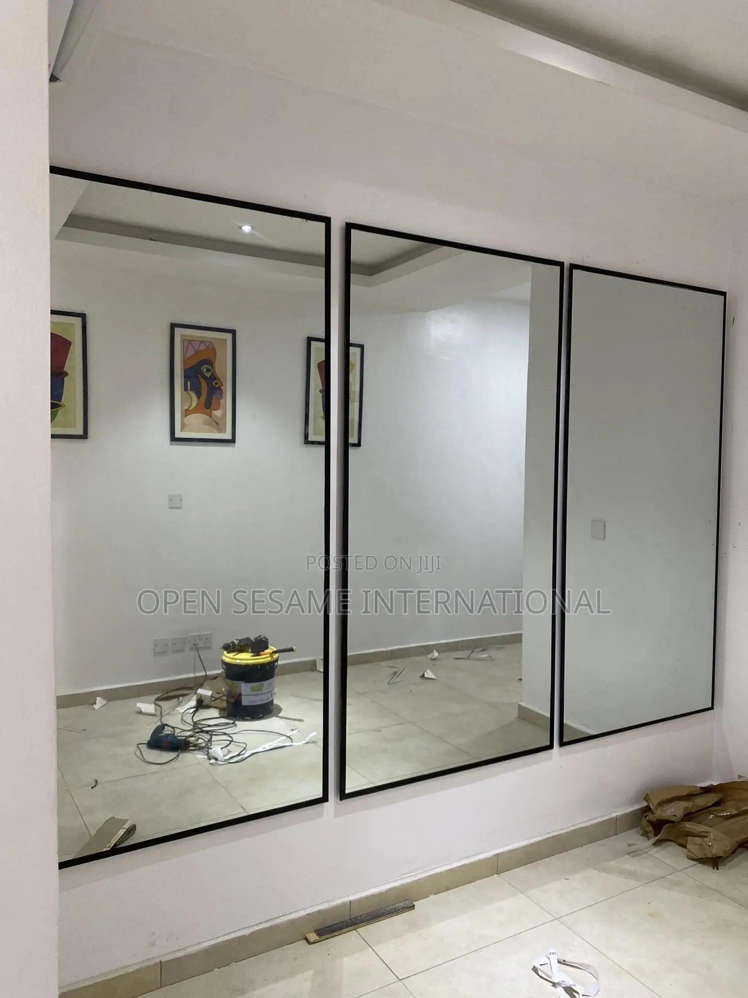 Corridor Mirror Design With Black Edge