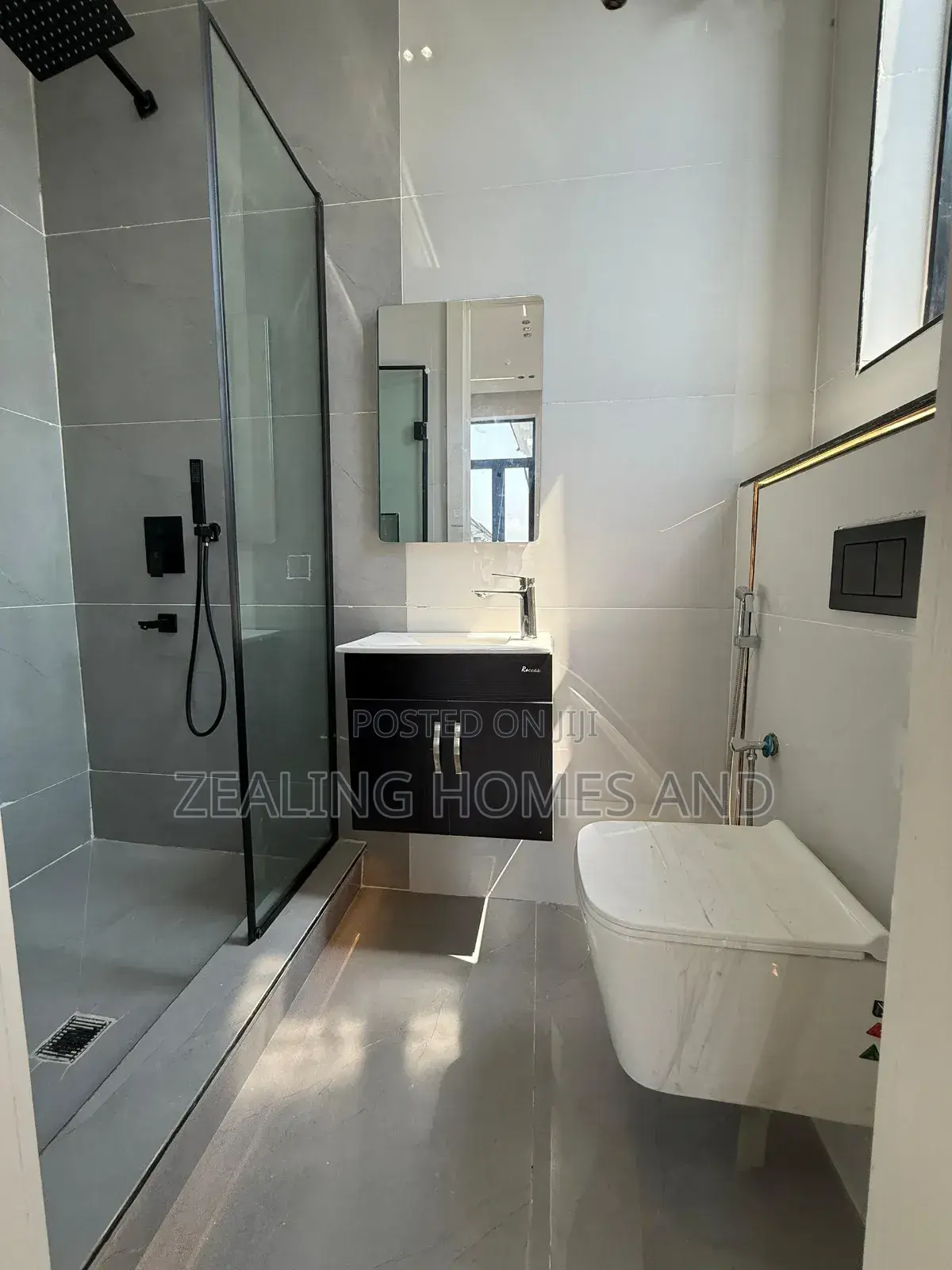 Furnished 5bdrm Duplex in Chevron Estate Lekki for sale