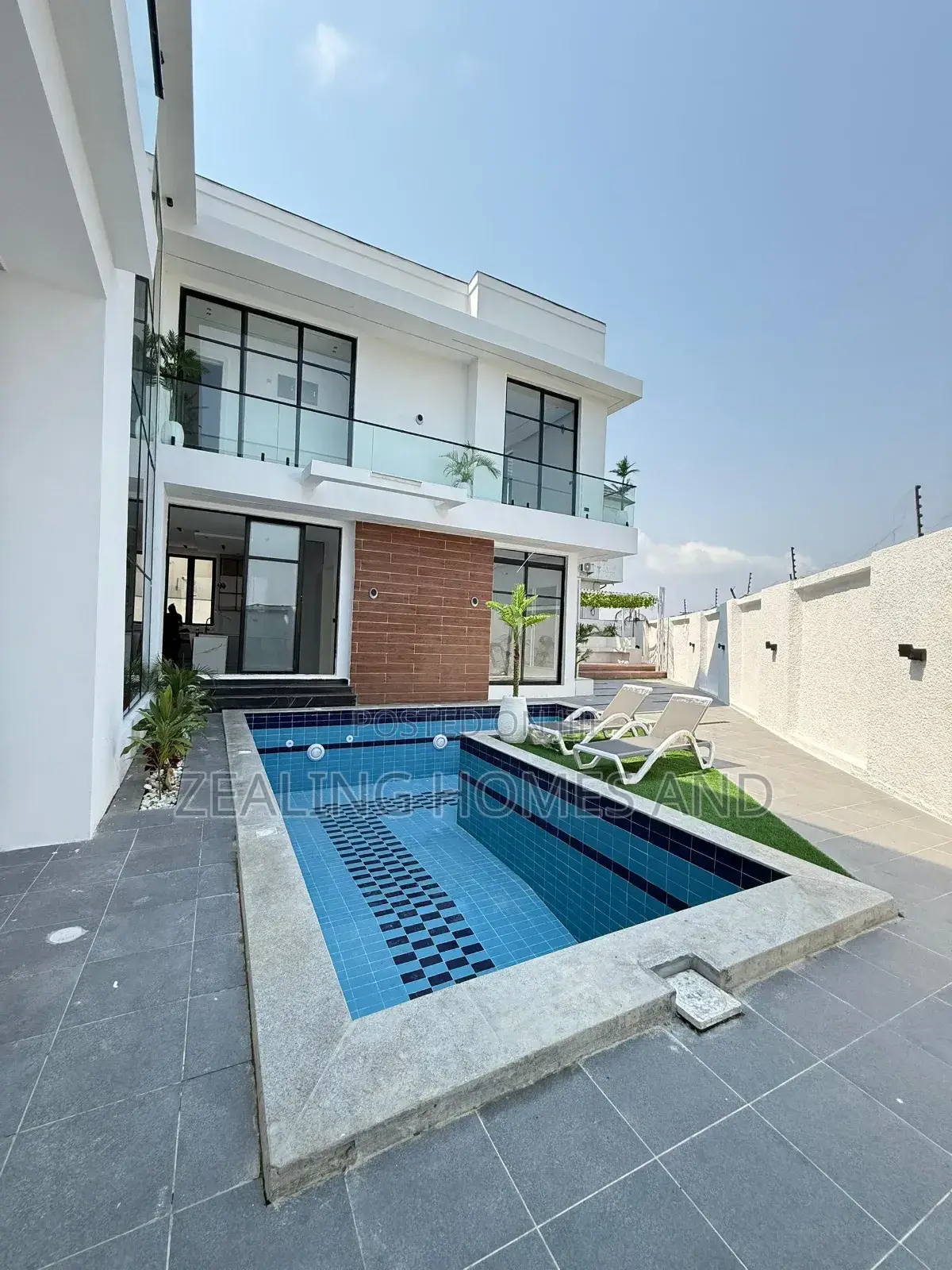 5bdrm Duplex in Chevron Lekki, for sale