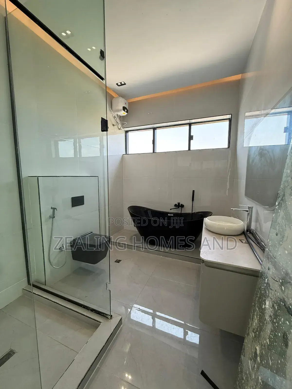 5bdrm Duplex in Chevron Lekki, for sale